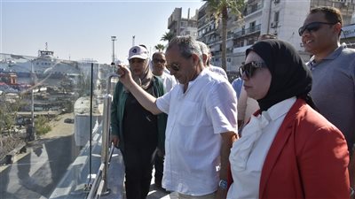 مع اقتراب افتتاحه.. محافظ بورسعيد يتفقد الأعمال الجارية بالممشى السياحي