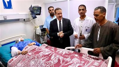 محافظ المنوفية يزور مصابي الحادث بمستشفى الجراحات المتخصصة |صور