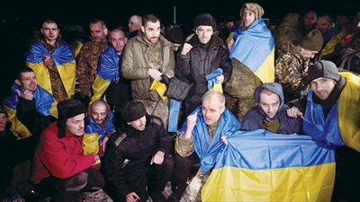 مصادر: حماس تطالب بالإفراج عن مروان البرغوثي وأحمد سعدات في قوائم الأسرى