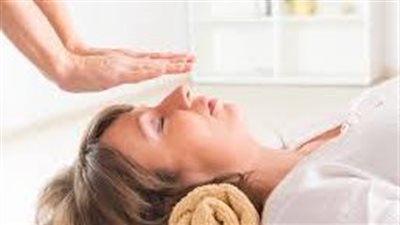 العلاج بالطاقة: تقنية حديثة لتسريع الشفاء الذاتي وتحقيق التوازن الجسدي والنفسي