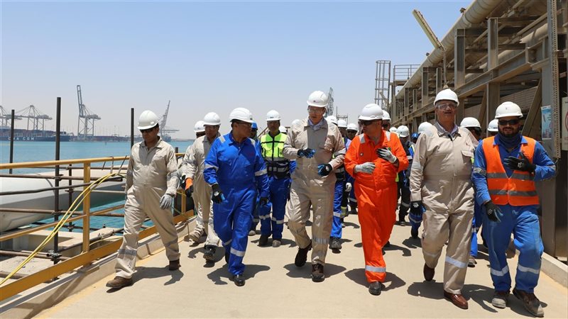وزير البترول يتفقد