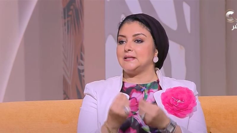 الدكتورة نانسي صميدة