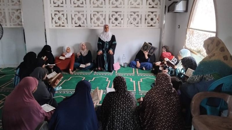 مقارئ السيدات بمساجد