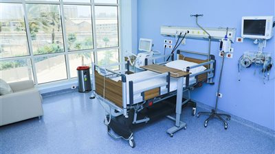 الصحة تعلن دعم خدمات الرعاية الحرجة والعاجلة بـ 713 حضانة وسرير رعاية للكبار