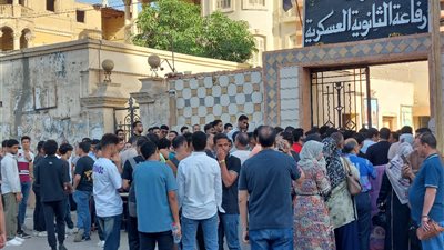 “الإنجليزي فيه تكات”.. طلاب الثانوية العامة بالإسماعيلية ما بين الرضا والحذر 