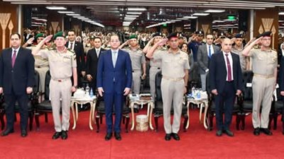 الأكاديمية العسكرية المصرية تنظم مراسم الإحتفال بتخرج دورات تدريبية جديدة 