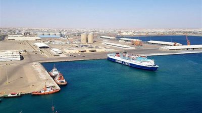 تداول 22 ألف طن و1106 شاحنات بموانئ البحر الأحمر خلال 24 ساعة