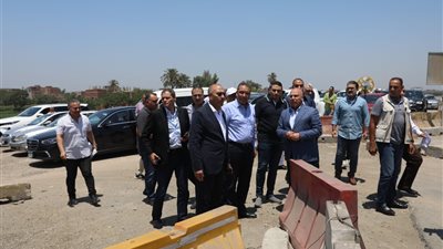 بعد حادث منشأة القناطر.. وزير النقل يتوجه إلى الطريق الإقليمي