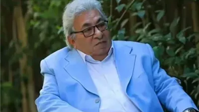 فاروق فلوكس: ذهبت للمسرح يوم جنازة والدتي.. والفن لم يأخذني من الهندسة|فيديو 