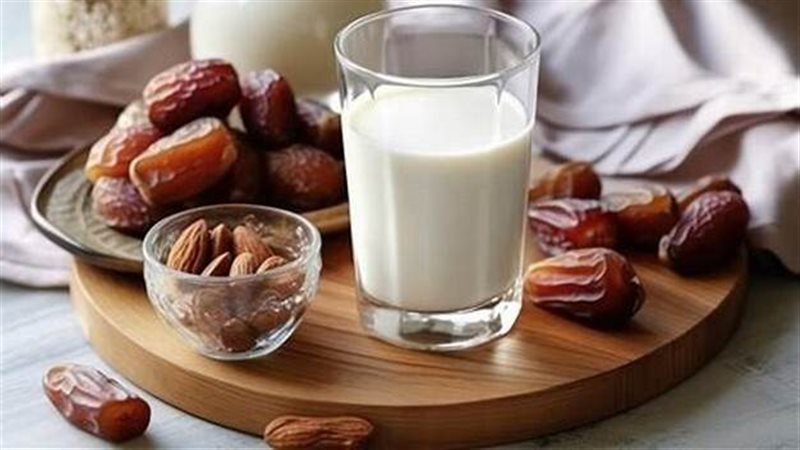 عصير التمر بالحليب