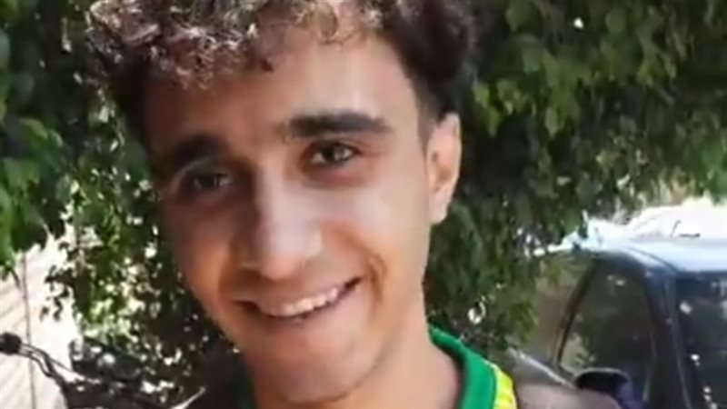 احد طلاب الثانوية