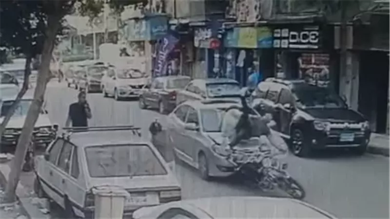 سائق دهس أب وابنته