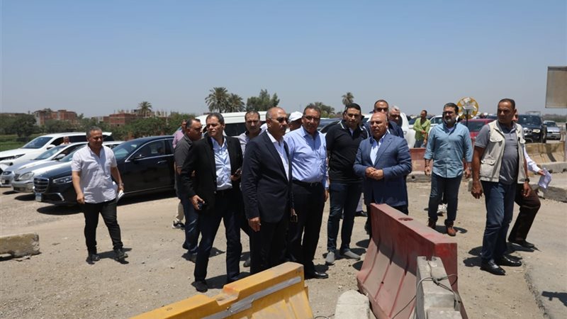 وزير النقل خلال جوله