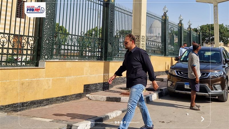 محمد علي رزق في جنازة