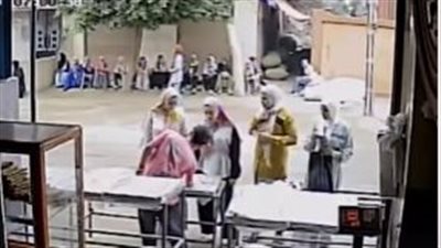 كاميرات المراقبة تُجمد الزمن قبل الكارثة.. فتيات العنب في وداع الحياة 