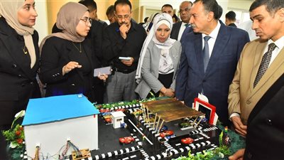 محافظ أسيوط: الإنتهاء من إنشاء ملعب نجيل صناعي بمركز شباب منقباد 