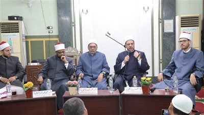 (البحوث الإسلامية) يعقد ندوة للطلاب الوافدين حول دروس الهجرة النبوية