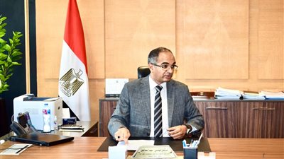 نائب وزير الإسكان يُتابع موقف مشروعات مياه الشرب والصرف الصحى بمحافظة المنيا