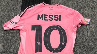 بعد مواجهة مونديال الأندية .. عثمان ديمبلي يحصل على قميص ميسي