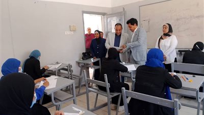 تفقد لجان امتحانات التمريض في السويس.. وكيل الصحة يؤكد دعم الكوادر الطبية