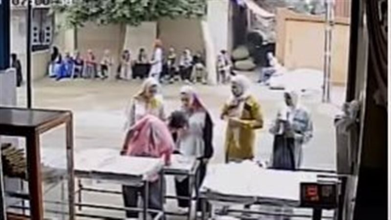 جانب من الفيديو للفتيات
