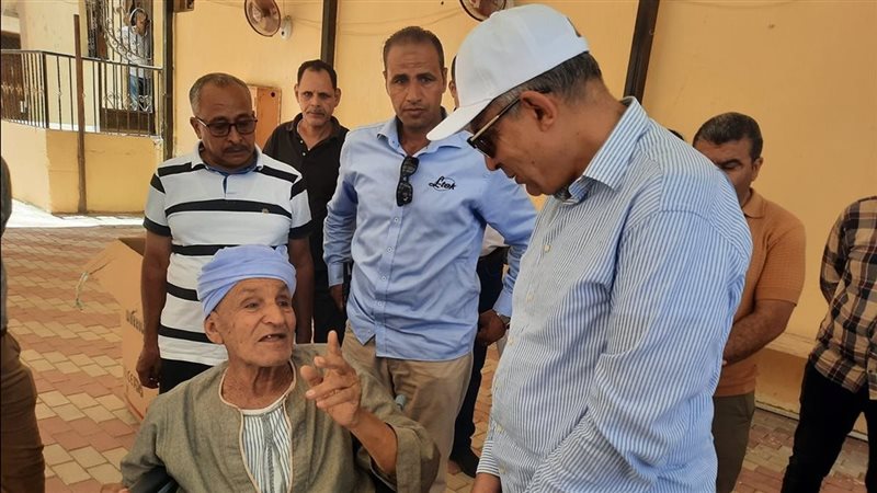 العم منصور ومحافظ