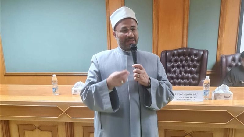 الدكتور محمود الهواري