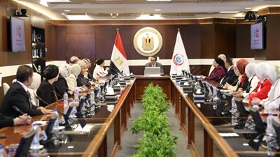 وزير الصحة يشهد تسليم شهادات اجتياز الدبلوم الاحترافي لإجراءات إدارة الأعمال