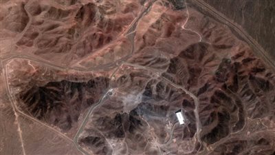 الأقمار الصناعية تكشف عودة طهران إلى العمل في موقع فوردو النووي (صور)