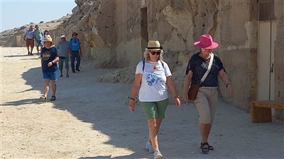 توافد سياحي غير مسبوق على مناطق المنيا الأثرية من جنسيات متعددة