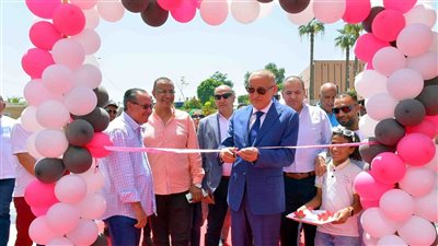 محافظ الأقصر يطلق معديتين جديدتين لخدمة المواطنين والسائحين ويشهد الرحلة الأول