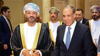 وزير الخارجية يستقبل نظيره العُماني ويترأسان أعمال اللجنة المشتركة بالقاهرة