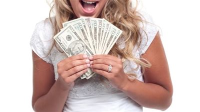 عروس تطالب ضيوفها المتغيبين بدفع 50 دولارًا: 