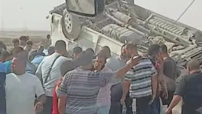 حادث مأساوي على طريق العين السخنة: وفاة عامل وإصابة 14 آخرين