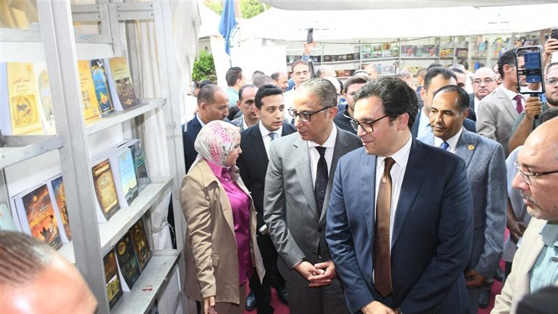 وزير الثقافة ومحافظ