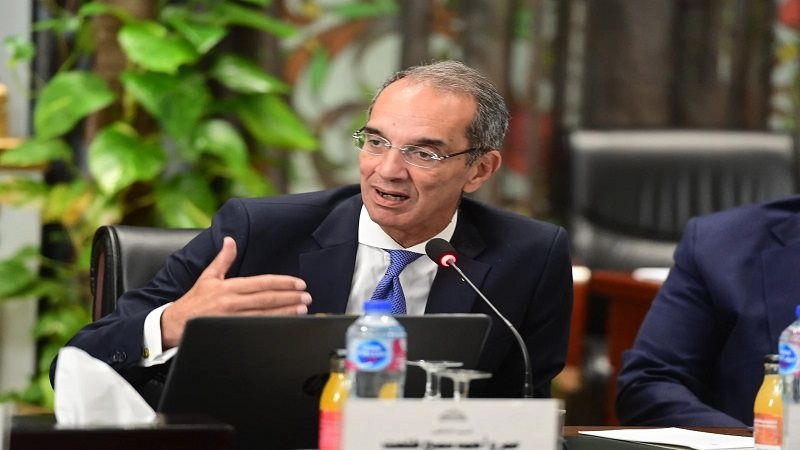 الدكتور عمرو طلعت