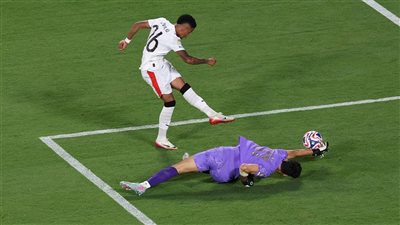 أمير عبدالحليم يشيد بقيمة ياسين بونو في تأهل الهلال بكأس العالم للأندية