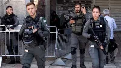 انفجار قنبلة يدوية في ساحة منزل سيدة أعمال مقربة من نتنياهو 