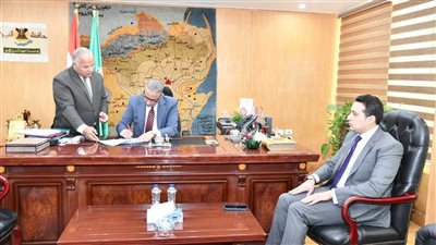 محافظ الفيوم يعتمد درجات تنسيق القبول بمدارس التعليم التجارى للعام الدراسي 