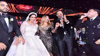 منى إش إش تكشف كواليس أزمة زفاف ابنتها وتوضح موقفها