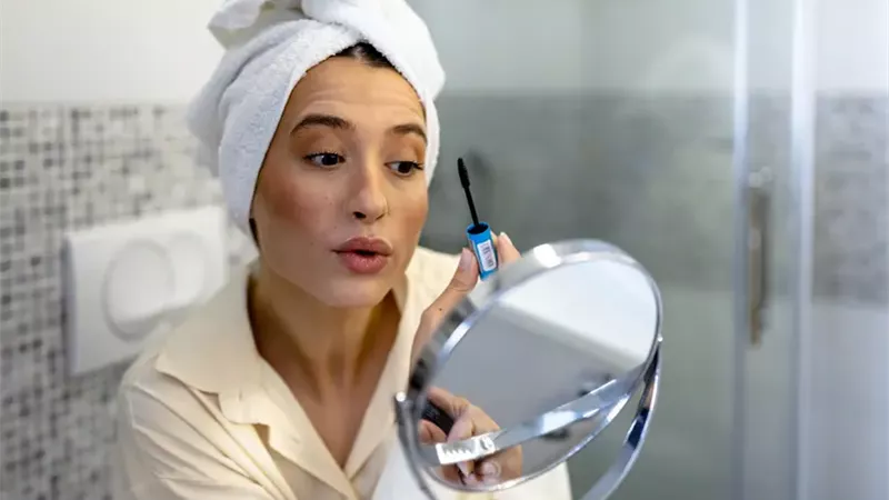 ماسكرا المقاومة للعين