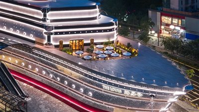 Louis Vuitton تفتتح “The Louis” في شنغهاي على شكل سفينة فاخرة