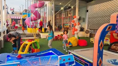 حادث مأساوي بالقاهرة الجديدة.. بتر إصبع طفلة داخل منطقة ألعاب بمول شهير