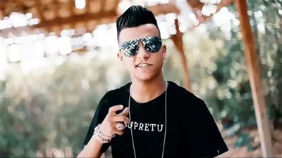 حدادا على أحمد عامر .. عصام صاصا يعلن عن تأجيل طرح أغانيه 