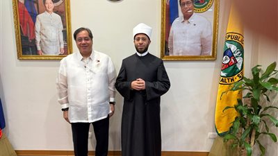 وزير الأوقاف يلتقي وزير الصحة الفلبيني لبحث التعاون في مجال التمريض