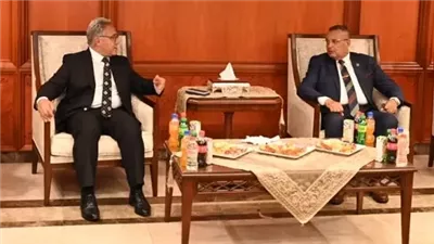 محافظ جنوب ييناء يستقبل وفد لجنة النواب لمتابعة المشروعات التنموية