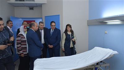 رئيس جامعة القاهرة يتفقد مواقع التجديد بمستشفى الفرنساوي وغرف العمليات