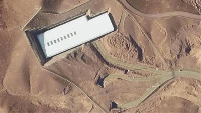 إيران تتحدي الضربات الأمريكية.. صور أقمار صناعية تكشف استمرار النشاط في فوردو 