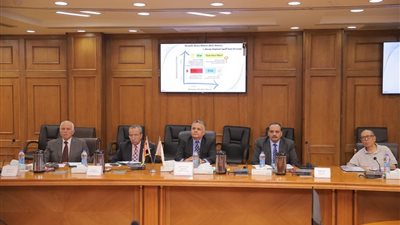 تطوير الأداء.. رئيس جامعة السويس يترأس لجنة اختيار عميد هندسة البترول والتعدين