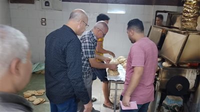 محافظ أسيوط: تحرير 19 محضرًا تموينيًا خلال حملة رقابية على الأسواق والمخابز 